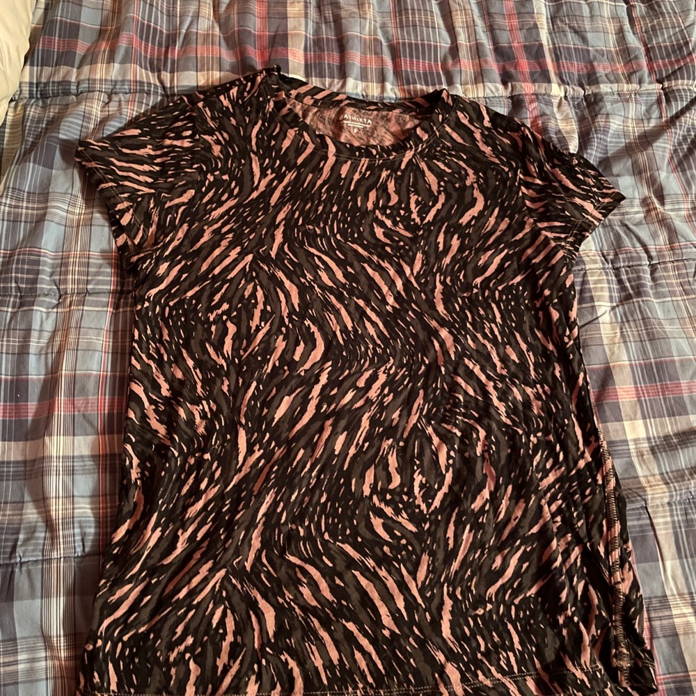 Athleta T-shirt- size small